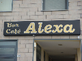 Insegna luminosa a cassonetto con adesivi in prespaziato, frontale a lettere intagliate Insegna luminosa a cassonetto con adesivi in prespaziato, frontale a lettere intagliate